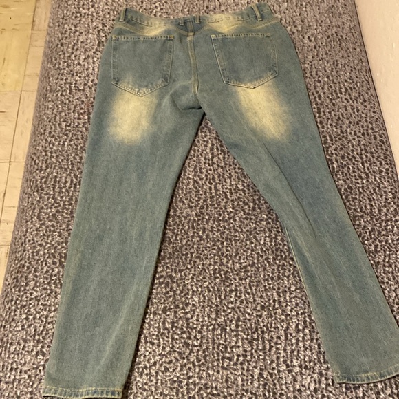 Men Ripped Jeans - Picture 2 of 3